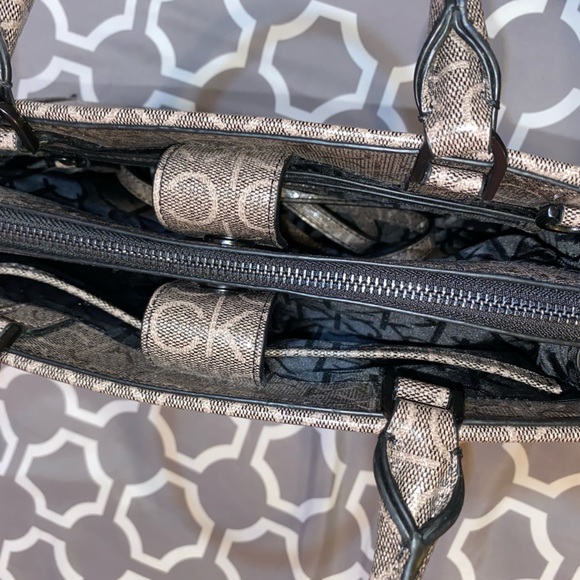 Calvin Klein Purse - Picture 4 of 11